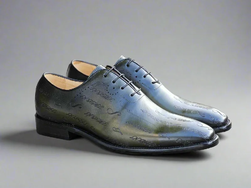 Embossed Wholecut Oxford